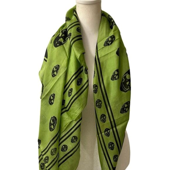 RAJ 100% Silk Green & Black Skull Print Scarf - Picture 2 of 7